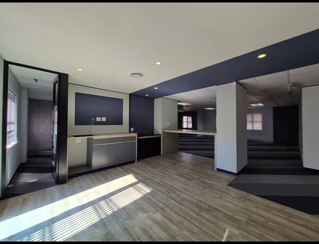 382M² OFFICE TO LET IN HYDE PARK